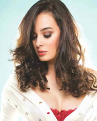 Evelyn Sharma